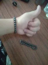 Pulsera de Metal elástica para hombre y mujer, brazalete redondo de piedra natural negra para la pérdida de peso, terapia magnética, hematita, moda