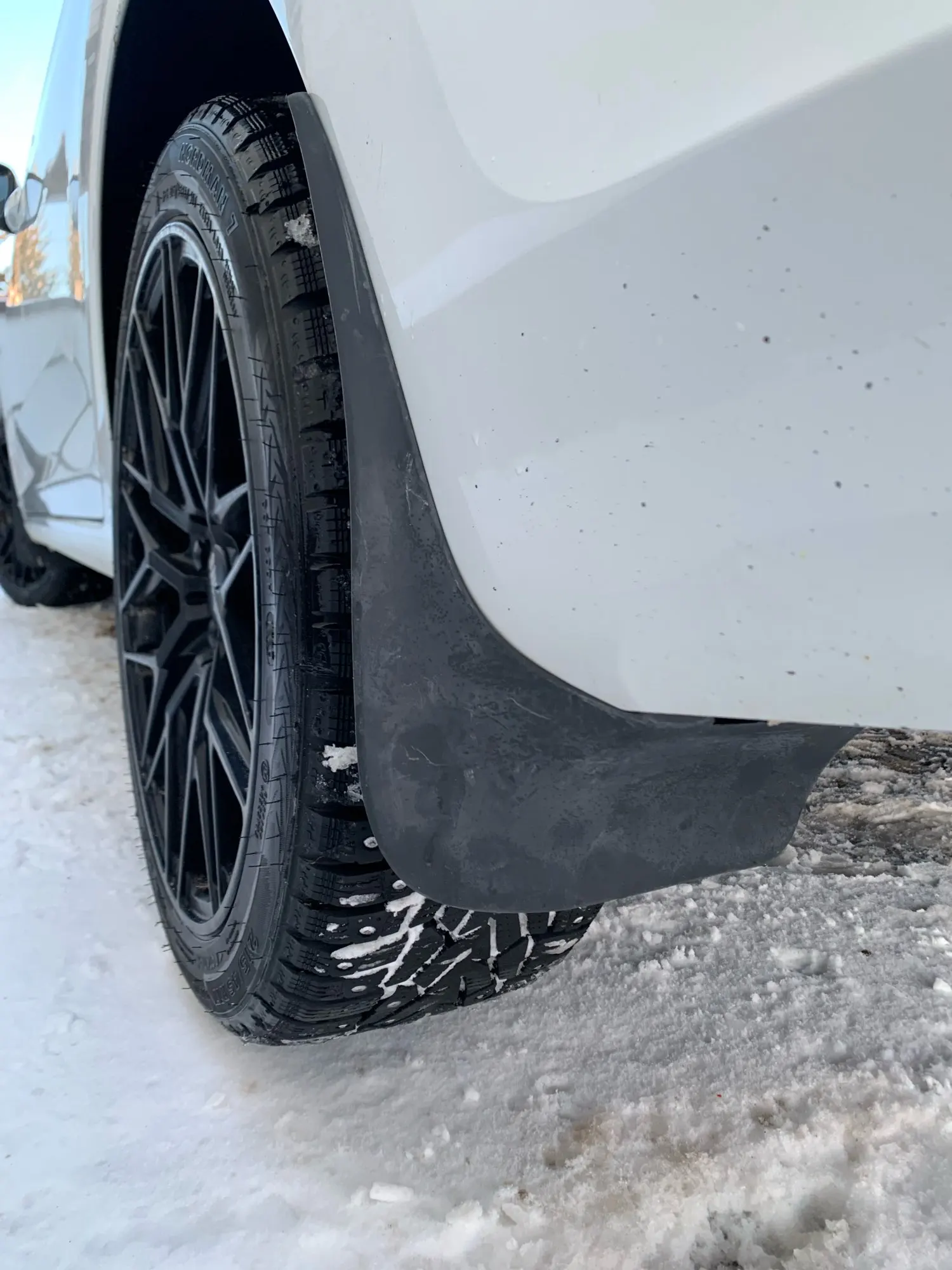 Установка брызговиков на шкода рапид - 96 фото