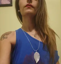 Collar largo con colgante de hojas naturales para mujer, cadena de serpiente, color rosa, negro, dorado y gris, regalo de joyería