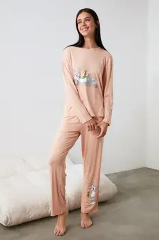 

Trendyol Bugs Bunny Printed Knitted Pajamas Set THMAW21PT0225