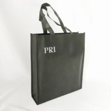 100 шт./лот, индивидуальный пакет для упаковки подарка, свадебного торжества, ПП, нетканый материал, многоразовая упаковка, сумка-тоут с логотипом на заказ