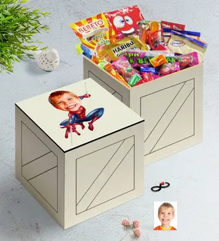 

Personalized Children 'S Spider-Man Caricature Of In Wooden Box Nostalgic Lezzetler Gift Seti-1