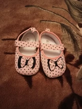 Zapatos para bebé recién nacido, suela antideslizante, zapato de cuna con estampado de lunares y lazo, zapatilla de deporte informal para bebé de 3 a 12 meses, 2019