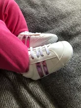 Zapatos de primeros pasos para bebé, niño y niña, calzado deportivo clásico, suela suave de cuero PU, mocasines de bebé de cuna multicolor, zapatos Casuales