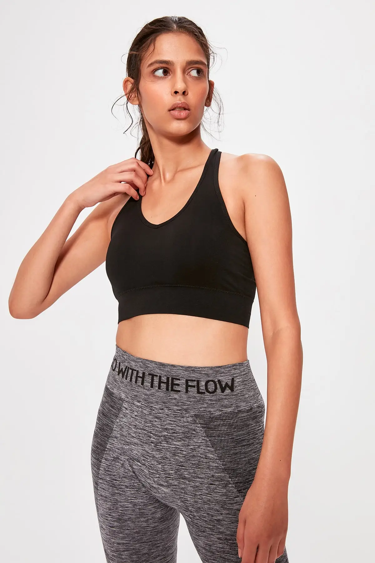 Trendyol черный бесшовный спортивный топ TWOAW20SS0005