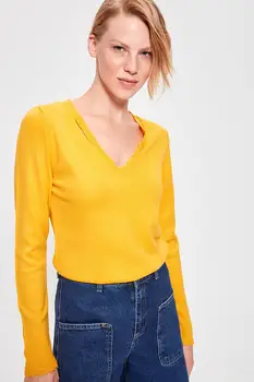 

Trendyol WOMEN-Yellow V Neck Tassels Sweater Sweater TWOAW20FH0014