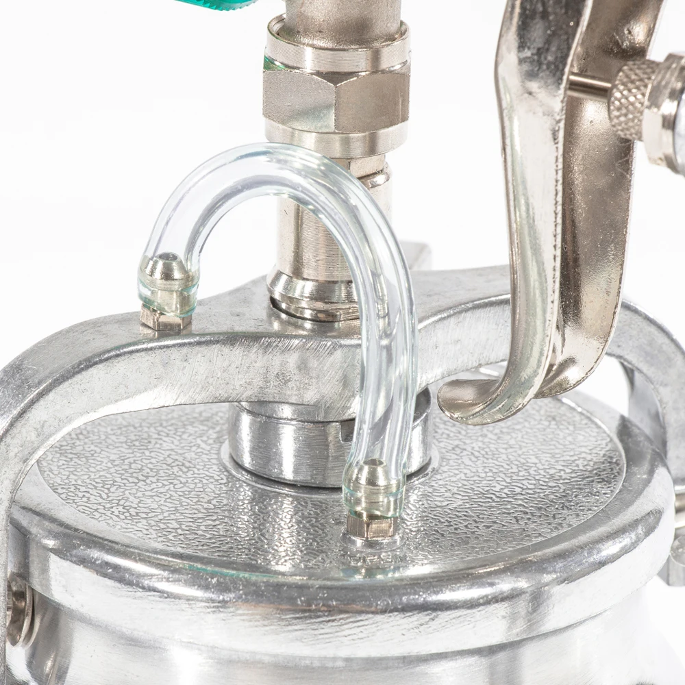 Краскораспылитель пневматический STELS 57364 (Система HP, нижний бачок, объем бачка 1000 мл, расход 180-240 мл/мин, макс.давление 4 бар, диаметр пневморазъема 1/4 дюйма, сопла 1.8 мм и 2.0 мм)