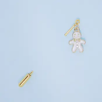 

Brooch for lapel gingerbread man 51928 (white, needle, jewelery alloy)