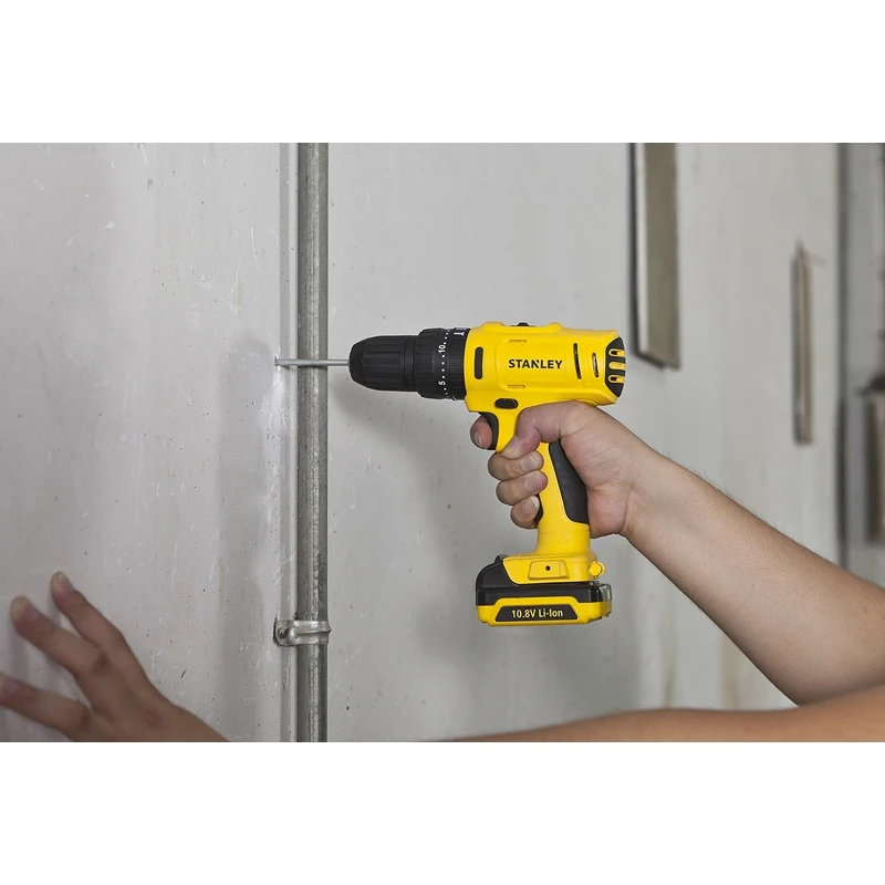 Дрель-шуруповерт аккумуляторная ударная Stanley SCH12S2 (2 Li-ion батареи 10,8В, 1,5Ач, Крутящий момент до 26 Нм, 2 скор