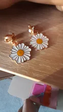 Adorable Margarita Clip en pendientes sin Piercing blanco y amarillo pendientes flores de sol No agujero Clips de oreja pendiente minimalista CE327