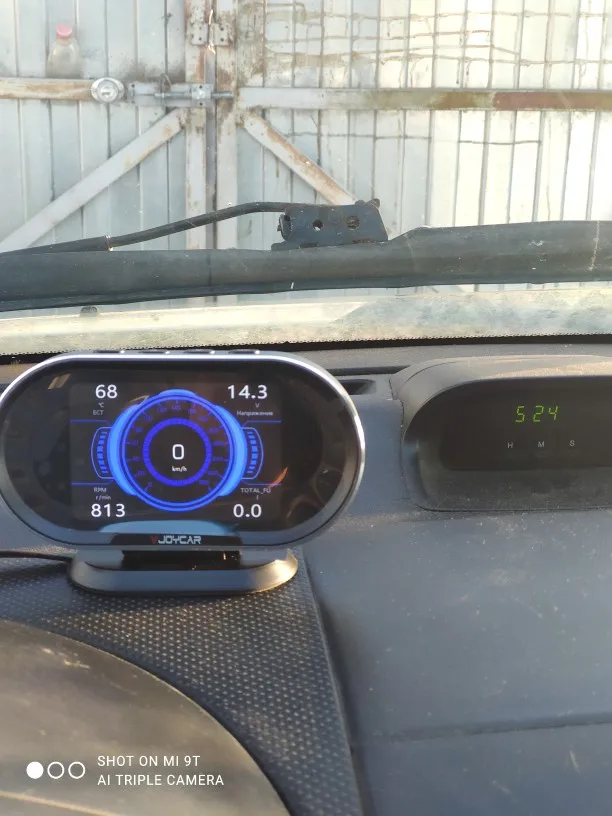 🛍VjoycarV702021НовыйOBD2HUD-датчикбортовойкомпьютерцифроваясигнализациябезопасностиOBD2сканеротображаетвседанныедвигателяавтомобиля,с1996года