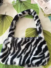 Bolso Vintage de invierno con patrón de cebra para mujer, bolsa inferior de hombro de felpa, bolso para el otoño, de piel suave y cálida