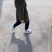 Zapatos de alta calidad para niños, zapatillas transpirables, ligeras, de fondo suave, para correr, Tenis infantiles