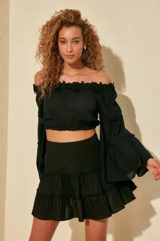 

Trendyol Lace Appliqués Carmen Collar Blouse TBESS20BZ0437