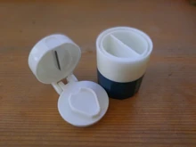 4 en 1 portátil 4 capas de polvo amoladora de tableta en polvo cortador de píldoras separador de medicamentos caja trituradora de almacenamiento 3 colores