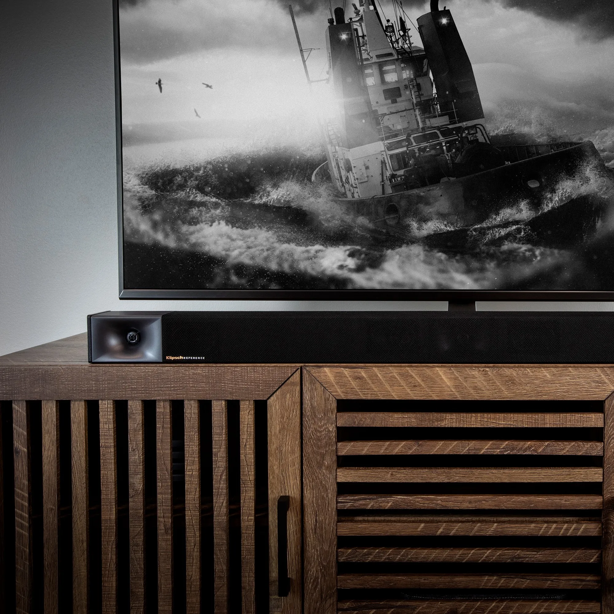 Panel Suara Klipsch Cinema 600 