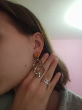Pendientes de Clip de Cara hueca con estilo abstracto para niñas, sin Piercing, aretes con abalorio llamativo, novedad de 2019