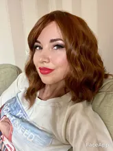 AISI QUEENS corto marrón peluca pelucas sintéticas con flequillo para las mujeres púrpura de la onda de agua Natural Bob pelucas resistente al calor falso pelo