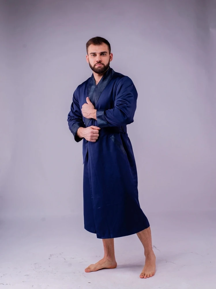 Рисунок 2 - Мужской халат из шелка Синий