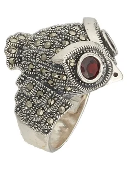 

Yuk marcasite ring with garnet and marcasite from silver