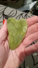 Gua Sha-Rodillo verde 2 en 1, herramientas de Jade Natural, masajeador con piedras para cara, cuello, espalda y Jawline