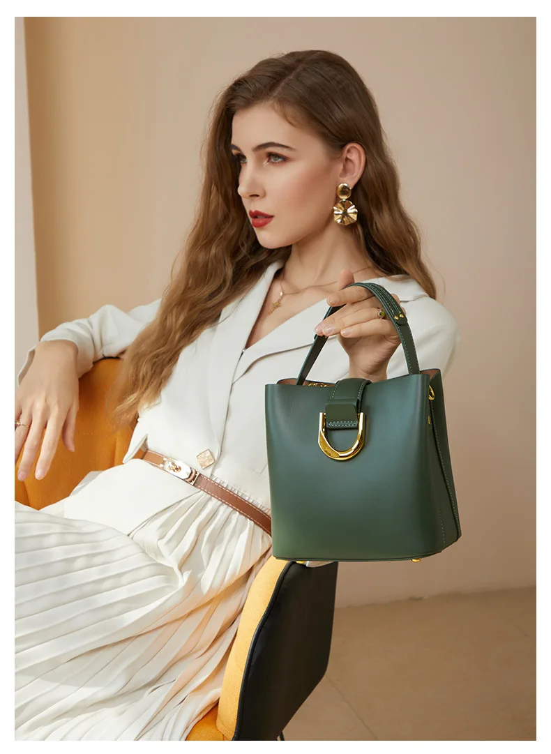 2022 New Trendy Fashion All-match Large-capacity Commuter Hand-held one-Shoulder Messenger Women's Bag Leather Bucket Bags