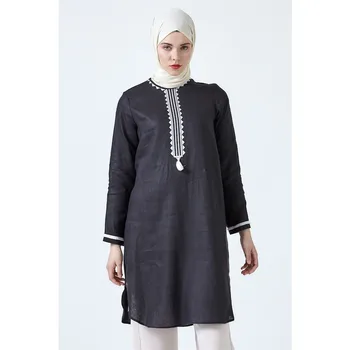 

Armine Embroidery Detail Tunic Black 9 Y4738