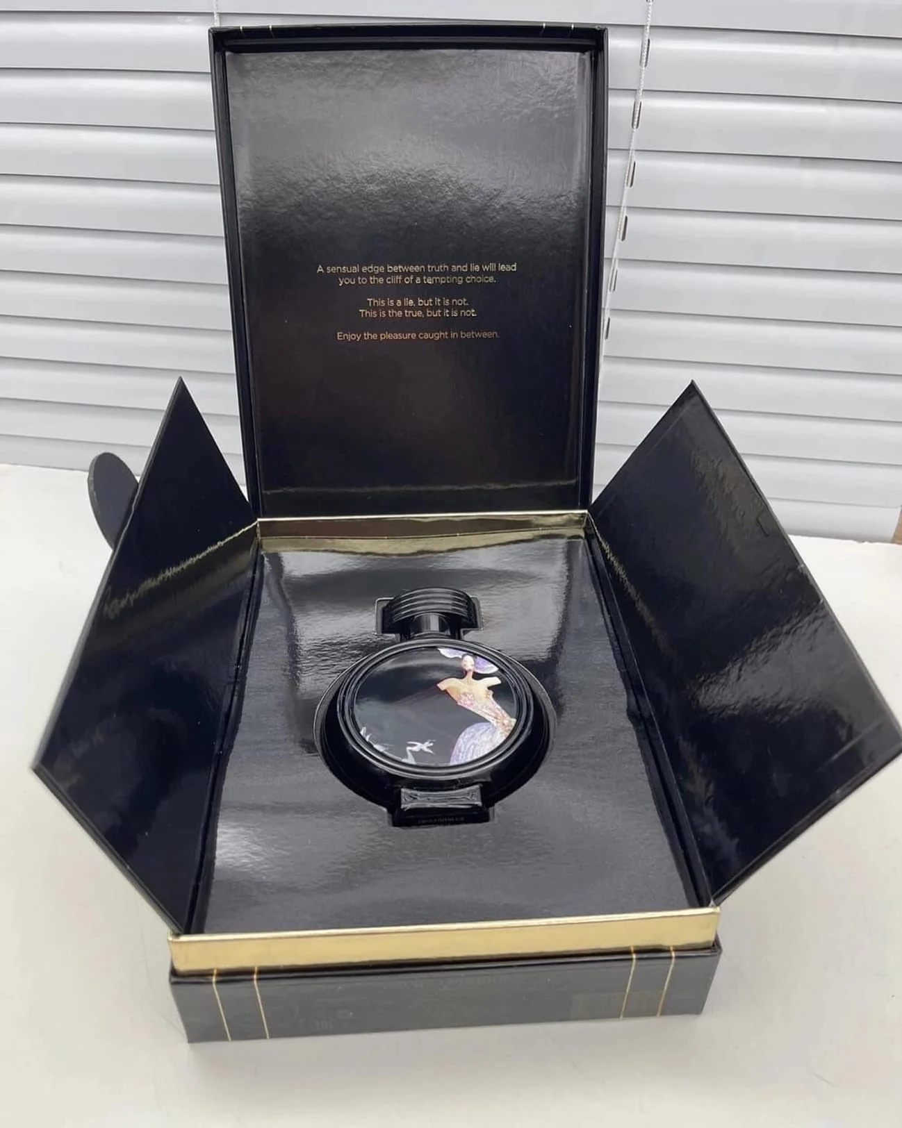 Парфюм Devil's Intrigue Haute Fragrance Company HFC для женщин 75