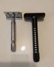 Maquinilla de afeitar con mango de acero y Metal para hombre, afeitadora de seguridad con doble filo, con paquete de viaje, 1 hoja