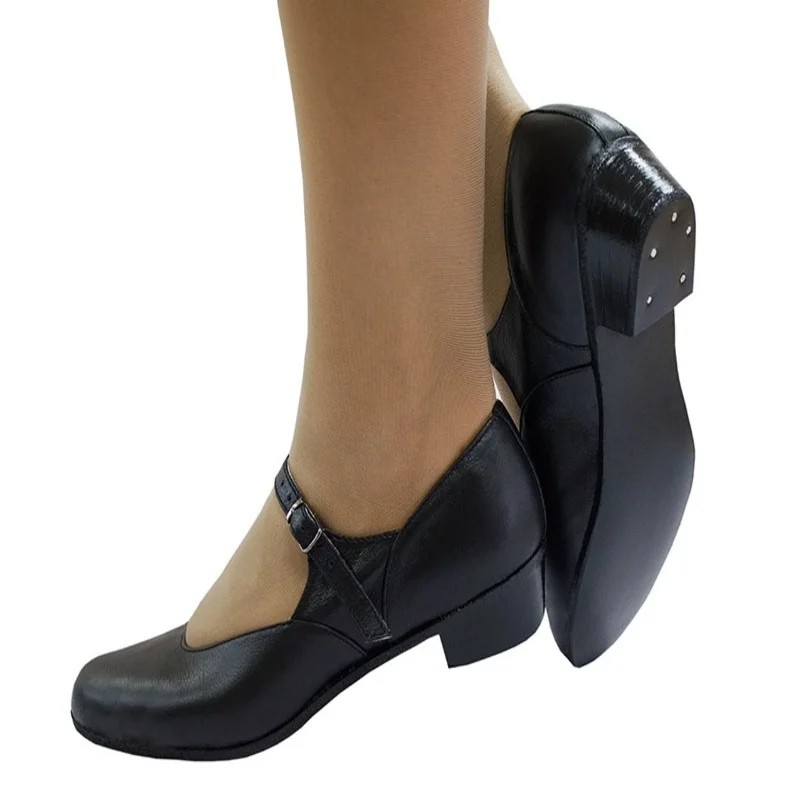 Folk dance shoes made of genuine leather. Dance shoes. Dance shoes.
