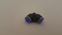 Conector neumático PV, manguera de aire/agua y conector de empuje de tubo de plástico de 4-16mm, conector rápido de manguera, adaptador de ángulo, enchufe 1 Uds
