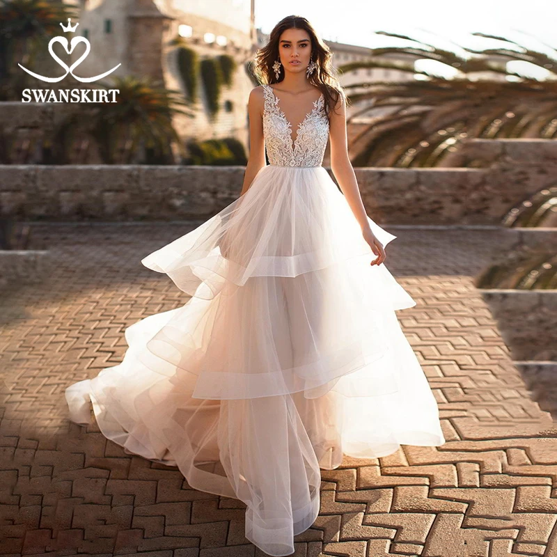 

Romantic V-neck Wedding Dress Fairy Appliques Lace A-Line Ruched Tulle Court Train Swanskirt N147 Bride Gown vestido de noiva