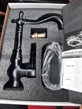 Grifo de agua para cocina, espita de bronce negro de una sola manija con mezclador para liquido caliente y frio y rotación 360,