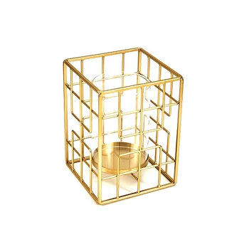 

Candelabra Square Golden