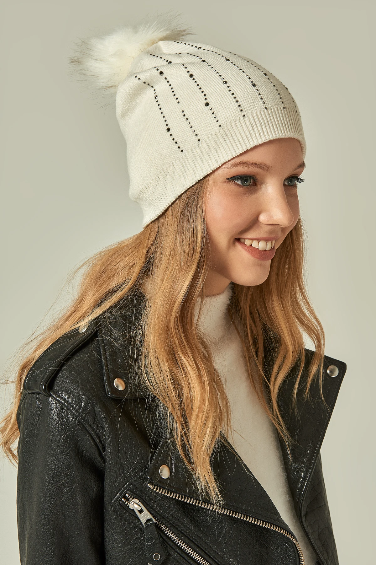 

Stone Pompon Wool Polyamide Women Beret Beanie screen Coto
