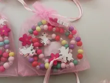 Suéter con dibujos de unicornio y flores de madera para niños, pulsera para niñas, regalos de Navidad, joyería