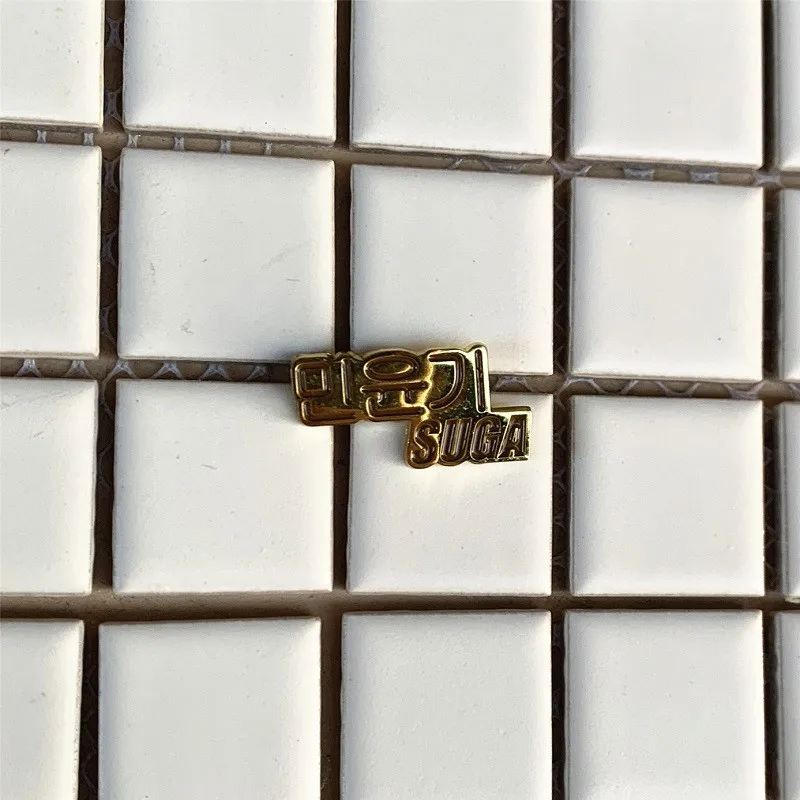 Metal Brooches Pin Bangtan Boys Broche Male SEVENTEEN TWICE GOT7 Lapel Pin BLACKPINK JIMIN JUNG KOOK V SUGA RM EXO Brooch YH368