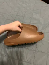 Zapatillas de verano de las mujeres de los hombres goma Eva para interiores 2021 Cool Fondo suave sandalias tendencia diapositivas Unisex chinelas zapatos para la playa casa 36-45