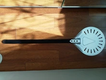 Pala pequeña de aluminio perforada para Pizza, herramienta antideslizante para Pizza, con mango de madera, 7, 8 y 9 pulgadas