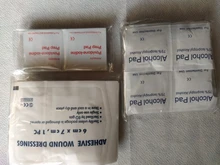 100 unids/caja de primeros auxilios kit almohadilla de Alcohol medicinal muestras de primeros auxilios kit de accesorios