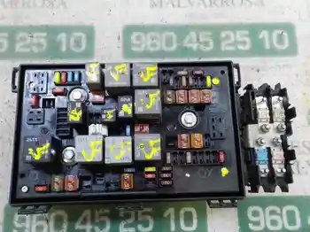 

CASE RELAYS/FUSES OPEL ASTRA J LIM. Cosmo I 13313207 1110013AA [16828440]