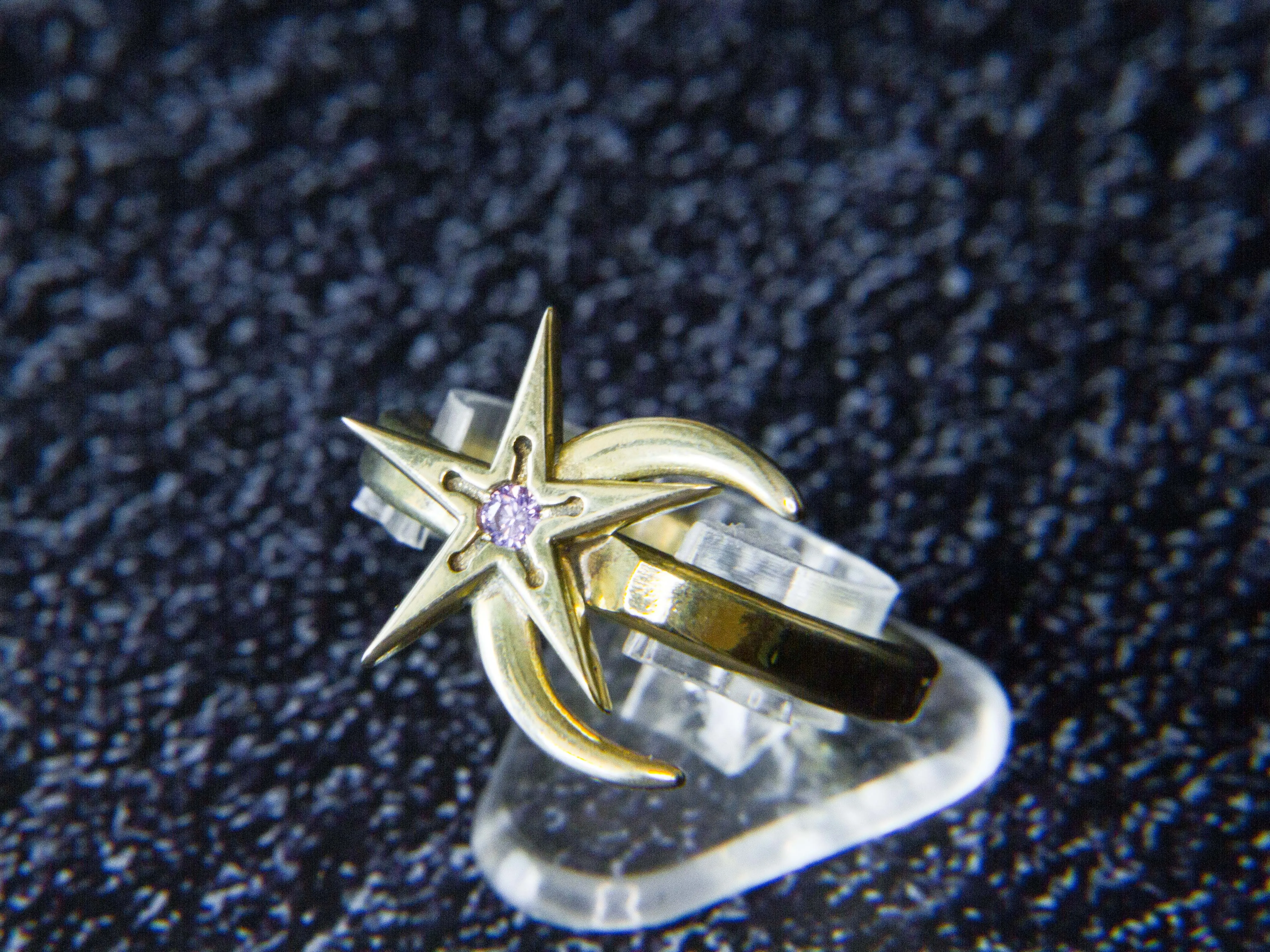 Кольца днд 5. Кольца из dark souls. Кольцо повелителя аинз оал гоун. Днд кольцо прыжков. Женское кольцо в готическом стиле.