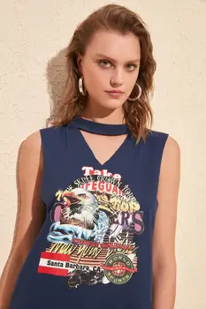 

Trendyol Printed Sleeveless Basic Knitted T-Shirt TWOSS20TS0501