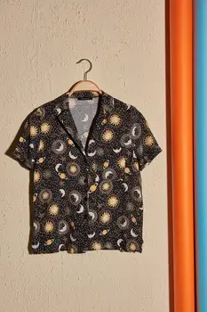 

Trendyol Basic Shirt TWOSS20GO0552