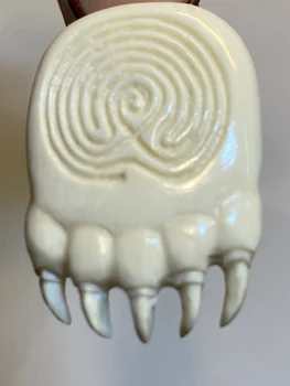 

Shock Mount Bear 'S paw with лабиринтом White of бивня Mammoth