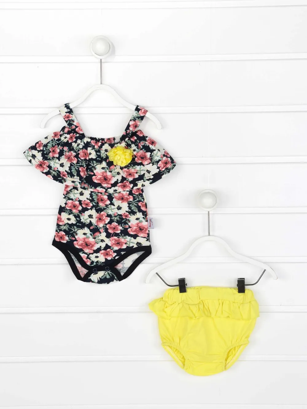 082-4246-001 Sarı Yazlık Kız Bebek Külot ve Tulum (1)