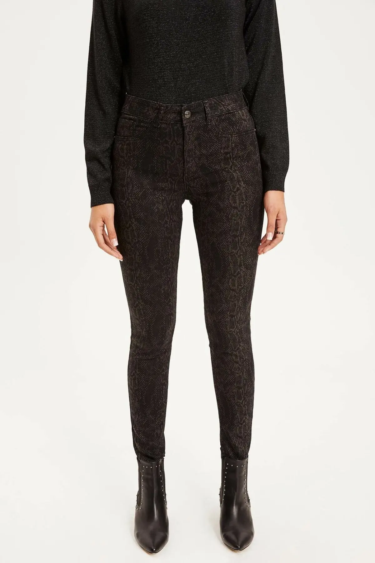 

DeFacto Black Women Solid Skinny Jeans Denim Simple Mid-waist Denim Stretch Casual Nine Minutes Pencil Trousers-K9419AZ18CW-K9419AZ18CW