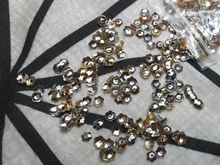 Mini flores de filigrana para fabricación de joyas, cuentas de pétalos doradas de seda, accesorios, espaciador de extremo a granel, tapa de cuentas de abalorios, 1000 Uds.