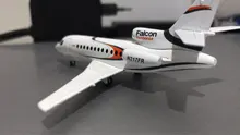 1:200 halcón respuesta Aleación de simulación coleccionista de aviones modelo N 217FR colección poco común display