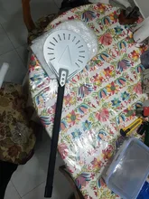 Pala pequeña de aluminio perforada para Pizza, herramienta antideslizante para Pizza, con mango de madera, 7, 8 y 9 pulgadas